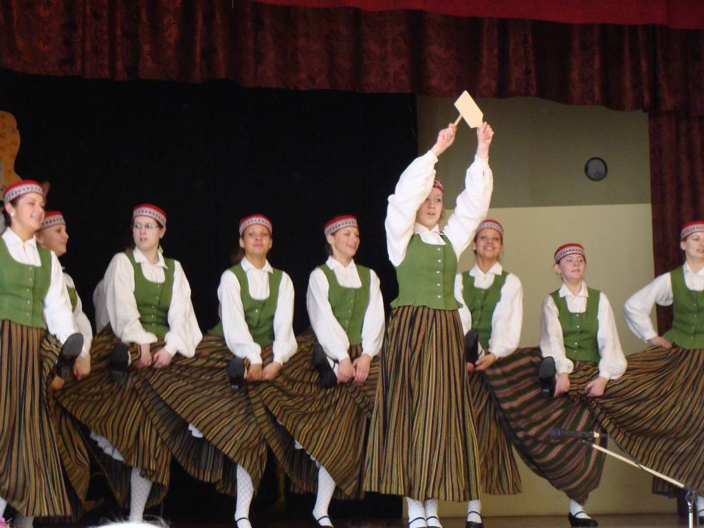 Šodien, 8. martā, visas Sieviešu tiesību institūta Gada balvas nominantes devušās uz Rīgu, lai apmeklētu pieņemšanu, ko Eiropas Parlamenta informācijas birojs Latvijā un Sieviešu tiesību institūts organizē Starptautiskās Sieviešu dienas...
Autors: ReKurZeme, portāls