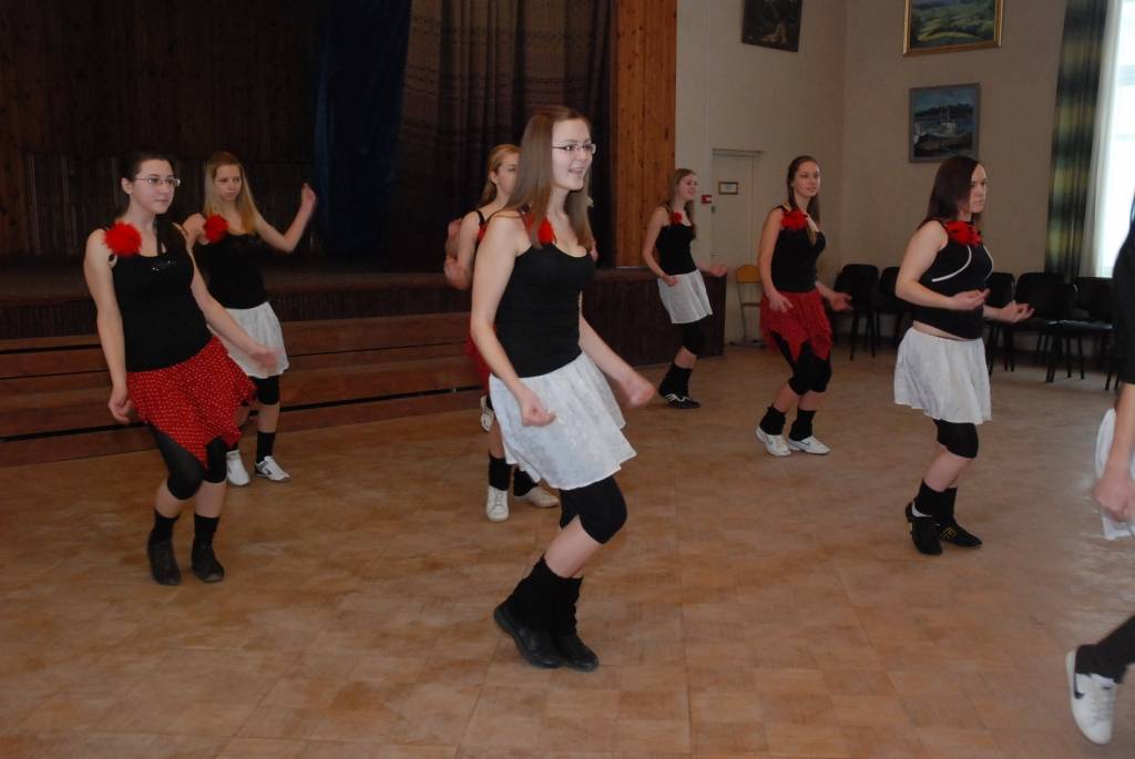 Liepājā “Amatnieku svētkos” jaunieši no Liepājas Būvamatniecības vidusskolas, Liepājas Tūrisma un tekstila skolas, Rīgas tehniskās universitātes (RTU) Liepājas filiāles profesionālās vidusskolas, kā arī Cīravas arodvidusskolas atraktīvi...
Autors: Iluta Dreimane
