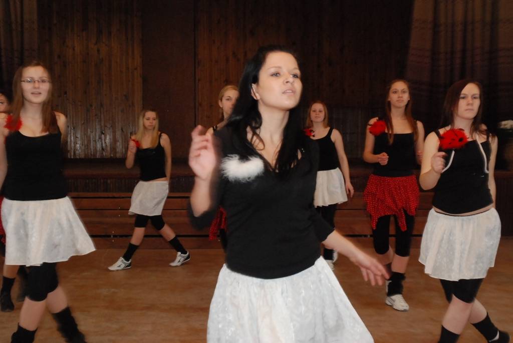 Liepājā “Amatnieku svētkos” jaunieši no Liepājas Būvamatniecības vidusskolas, Liepājas Tūrisma un tekstila skolas, Rīgas tehniskās universitātes (RTU) Liepājas filiāles profesionālās vidusskolas, kā arī Cīravas arodvidusskolas atraktīvi...
Autors: Iluta Dreimane