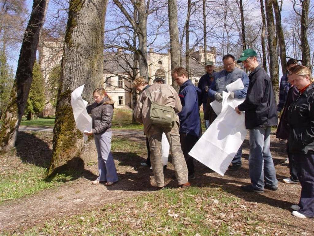 Cīravas arodvidusskolas jaunieši, atbalstot aktivitātes valstī, Lielajā talkā  piedalījās jau 22. aprīlī, kad 1.kursa automehāniķu grupas 29 jaunieši ar audzinātāju R. Figoriņu sakopa apkārtni ap skolas  mehāniskajām darbnīcām. Jaunieši...