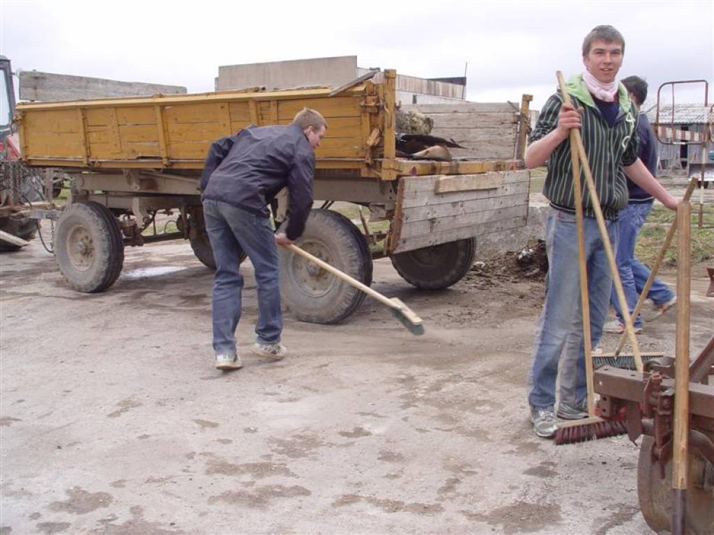 Cīravas arodvidusskolas jaunieši, atbalstot aktivitātes valstī, Lielajā talkā  piedalījās jau 22. aprīlī, kad 1.kursa automehāniķu grupas 29 jaunieši ar audzinātāju R. Figoriņu sakopa apkārtni ap skolas  mehāniskajām darbnīcām. Jaunieši...
