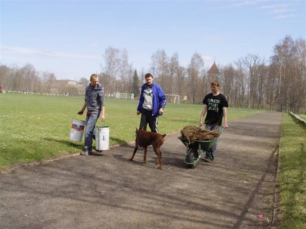 Cīravas arodvidusskolas jaunieši, atbalstot aktivitātes valstī, Lielajā talkā  piedalījās jau 22. aprīlī, kad 1.kursa automehāniķu grupas 29 jaunieši ar audzinātāju R. Figoriņu sakopa apkārtni ap skolas  mehāniskajām darbnīcām. Jaunieši...
