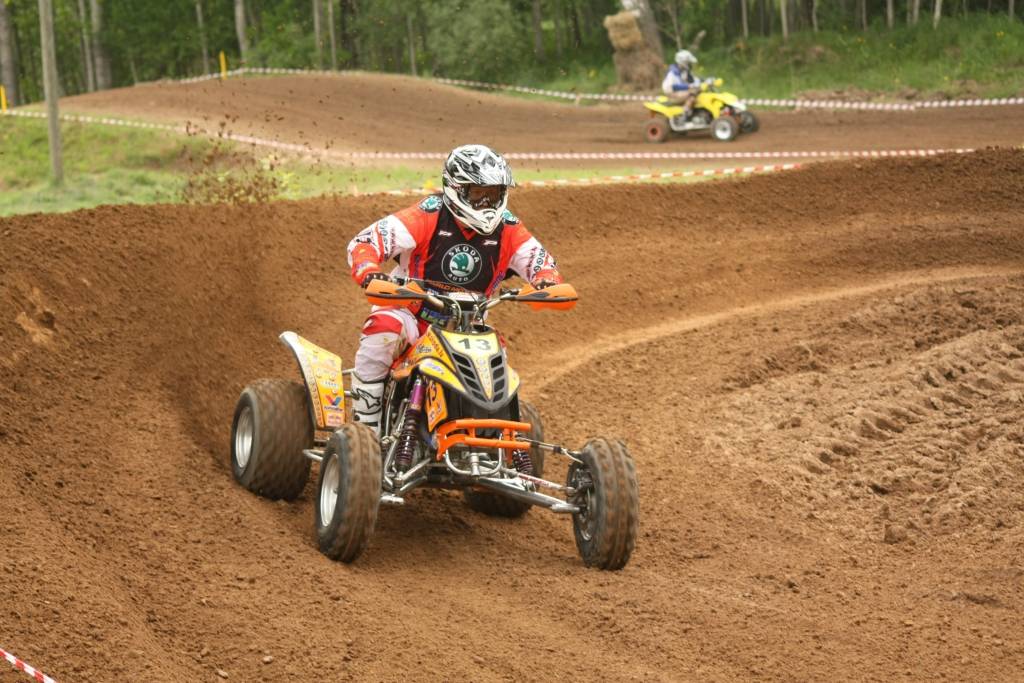 "Battery Superkausa 2010" otrais posms 23. maijā notika Misiņkalna mototrasē Aizputē.