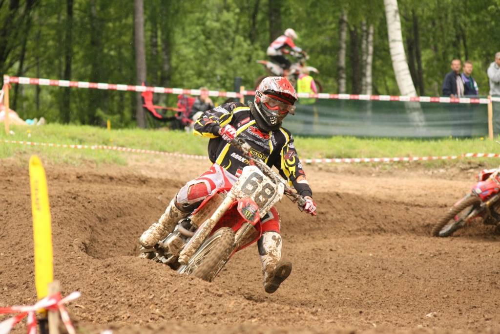 "Battery Superkausa 2010" otrais posms 23. maijā notika Misiņkalna mototrasē Aizputē.