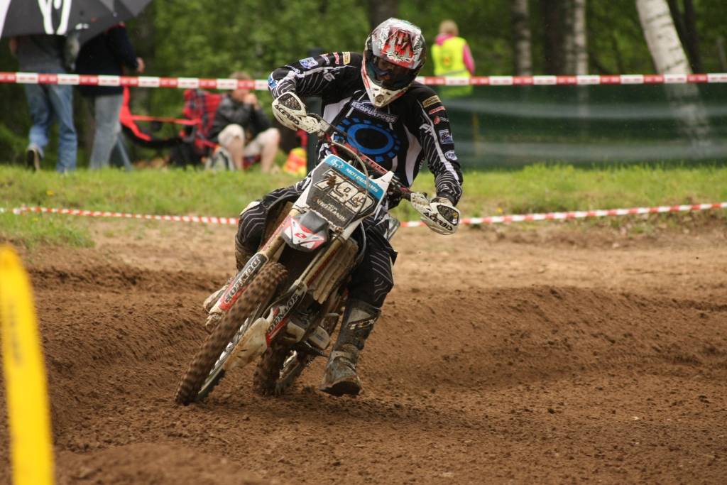 "Battery Superkausa 2010" otrais posms 23. maijā notika Misiņkalna mototrasē Aizputē.