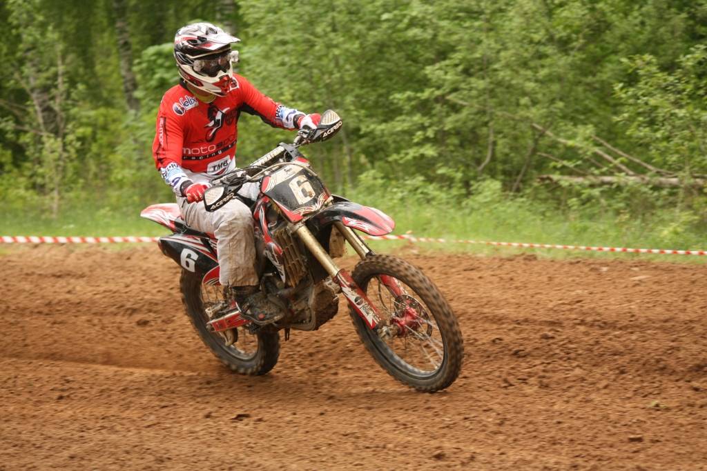 "Battery Superkausa 2010" otrais posms 23. maijā notika Misiņkalna mototrasē Aizputē.
