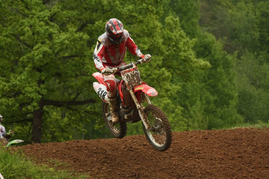 "Battery Superkausa 2010" otrais posms 23. maijā notika Misiņkalna mototrasē Aizputē.
