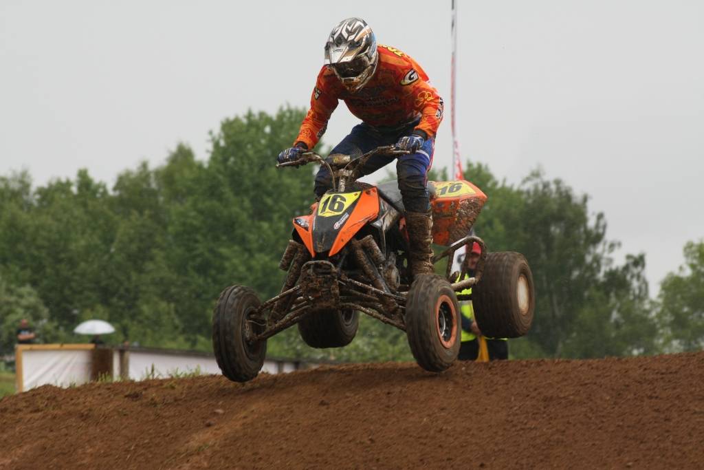 "Battery Superkausa 2010" otrais posms 23. maijā notika Misiņkalna mototrasē Aizputē.