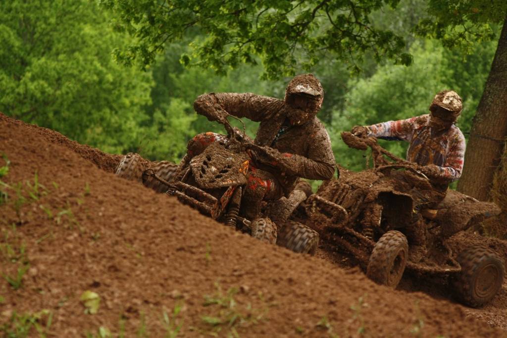 "Battery Superkausa 2010" otrais posms 23. maijā notika Misiņkalna mototrasē Aizputē.