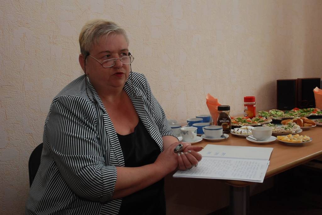 Ansambļa ģenerālmēģinājums var būt daļa no radošas un izklaidējošas pēcpusdienas - ceturtdien Karostas dienas centrā Noras Pakalnišķes lasījumus papildināja vokālā ansambļa "Pīlādzītis" dziedātās dziesmas.
“Lielākā daļa šobrīd rosās pa...
Autors: Ilze Vainovska