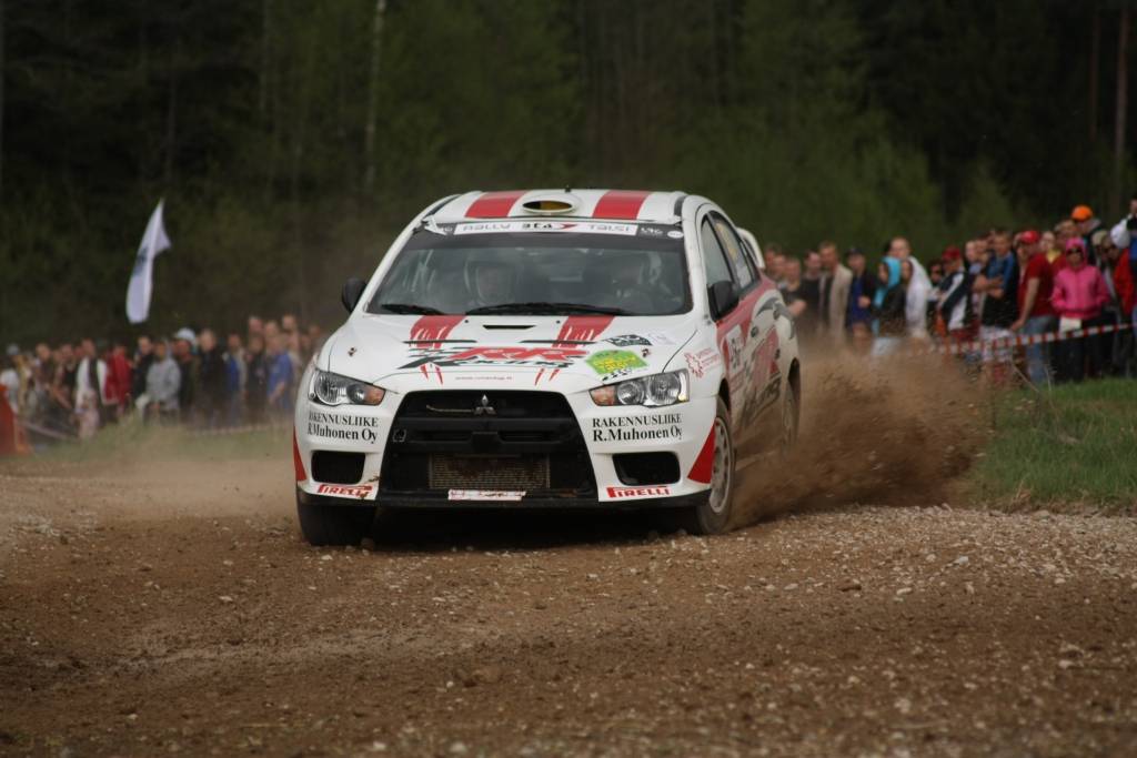 Bildes no Latvijas autorallija čempionāta trešā posma - rallija "BTA Rally Talsi 2010", kas 15. un 16. maijā notika Talsu apkārtnes ceļos.