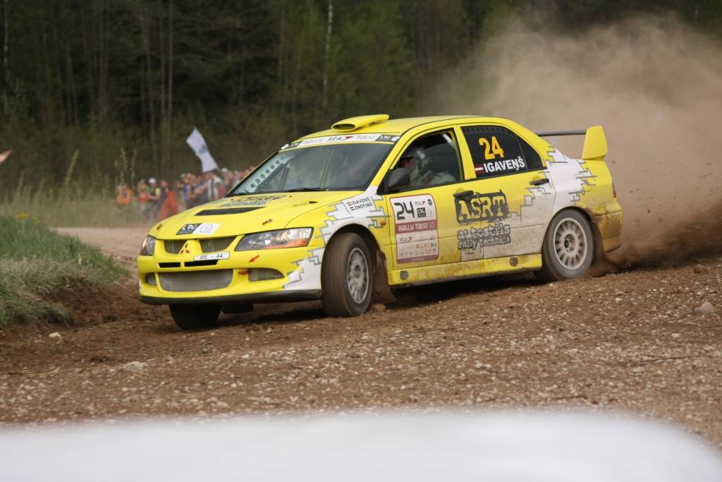 Bildes no Latvijas autorallija čempionāta trešā posma - rallija "BTA Rally Talsi 2010", kas 15. un 16. maijā notika Talsu apkārtnes ceļos.