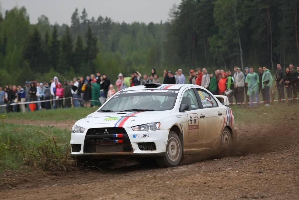 Bildes no Latvijas autorallija čempionāta trešā posma - rallija "BTA Rally Talsi 2010", kas 15. un 16. maijā notika Talsu apkārtnes ceļos.