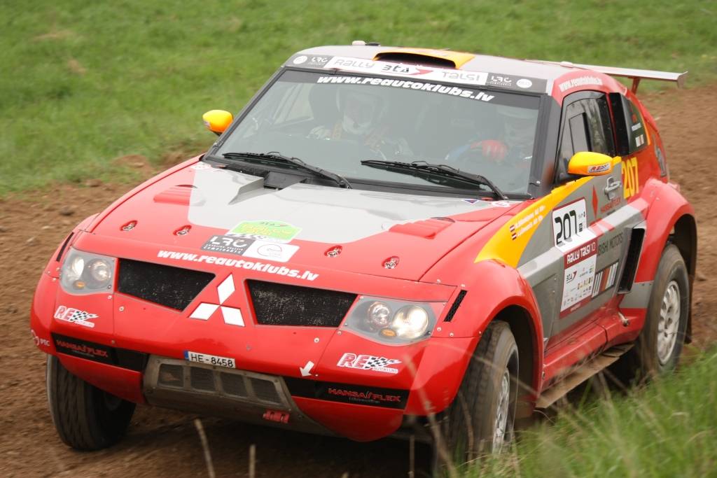 Bildes no Latvijas autorallija čempionāta trešā posma - rallija "BTA Rally Talsi 2010", kas 15. un 16. maijā notika Talsu apkārtnes ceļos.