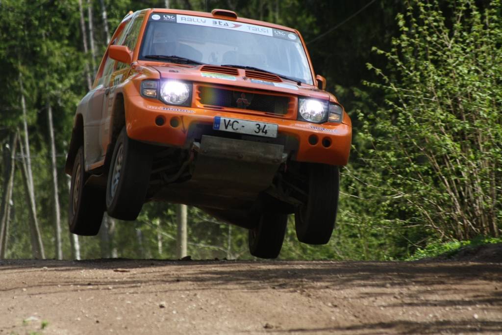Bildes no Latvijas autorallija čempionāta trešā posma - rallija "BTA Rally Talsi 2010", kas 15. un 16. maijā notika Talsu apkārtnes ceļos.