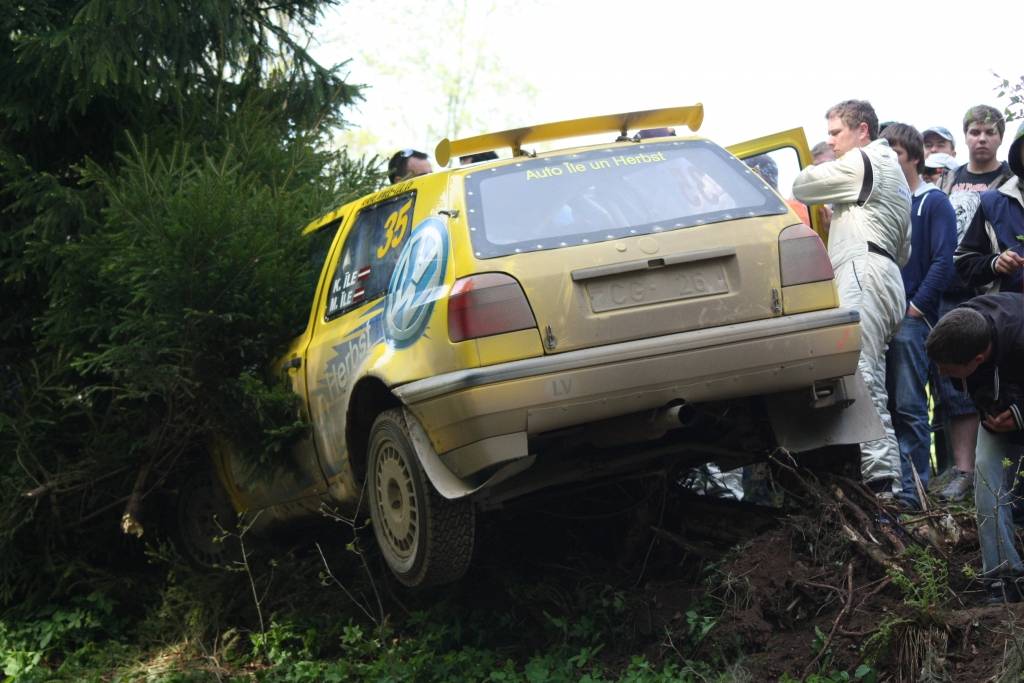 Bildes no Latvijas autorallija čempionāta trešā posma - rallija "BTA Rally Talsi 2010", kas 15. un 16. maijā notika Talsu apkārtnes ceļos.