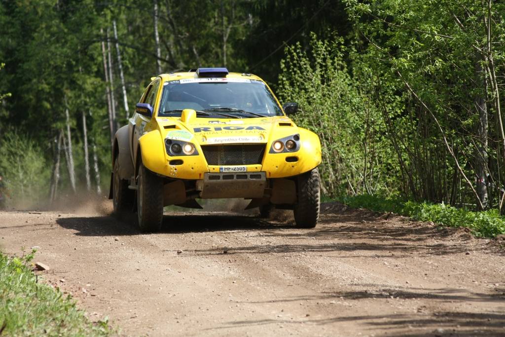Bildes no Latvijas autorallija čempionāta trešā posma - rallija "BTA Rally Talsi 2010", kas 15. un 16. maijā notika Talsu apkārtnes ceļos.