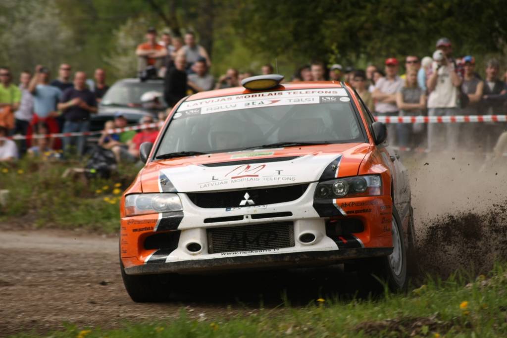 Bildes no Latvijas autorallija čempionāta trešā posma - rallija "BTA Rally Talsi 2010", kas 15. un 16. maijā notika Talsu apkārtnes ceļos.