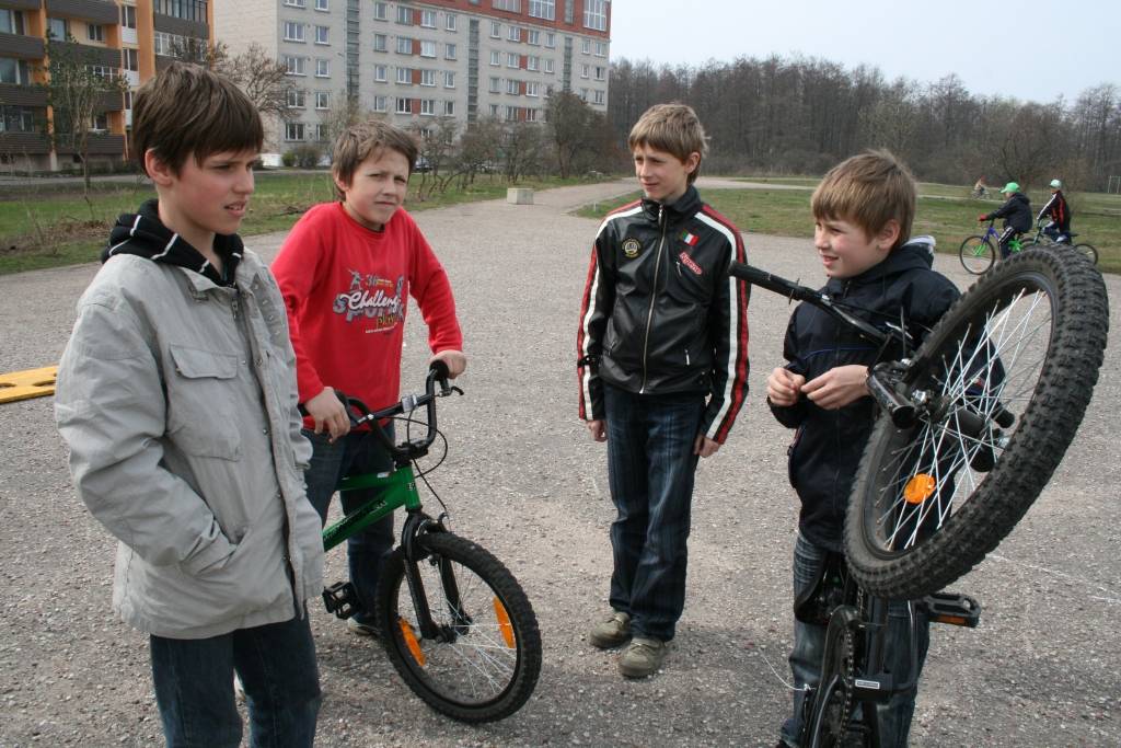 Aizputes, Grobiņas, Priekules, Rucavas un Liepājas skolu bērni Liepājā sacenšas Jauno satiksmes dalībnieku foruma Liepājas pilsētas un novadu sacensību posmā.
Autors: Uldis Dobelis