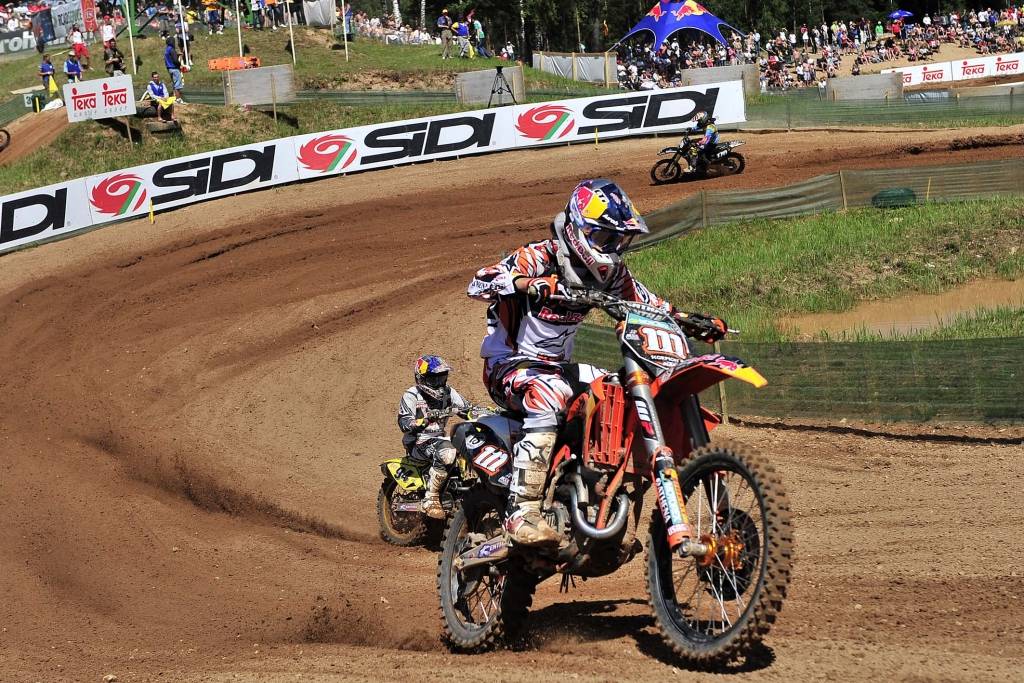 Ķegumā, "Zelta Zirgs" trasē, 26. un 27. jūnijā norisinājās Baltijā vērienīgākās motokrosa sacensības – "MX1" un" MX2" Pasaules čempionāta Latvijas GP. Kā Latvijas GP uzvarētāji tika godināti Klements Dezāls un Džefrijs Herlings, kuri katrs...
Autors: Uldis Dobelis