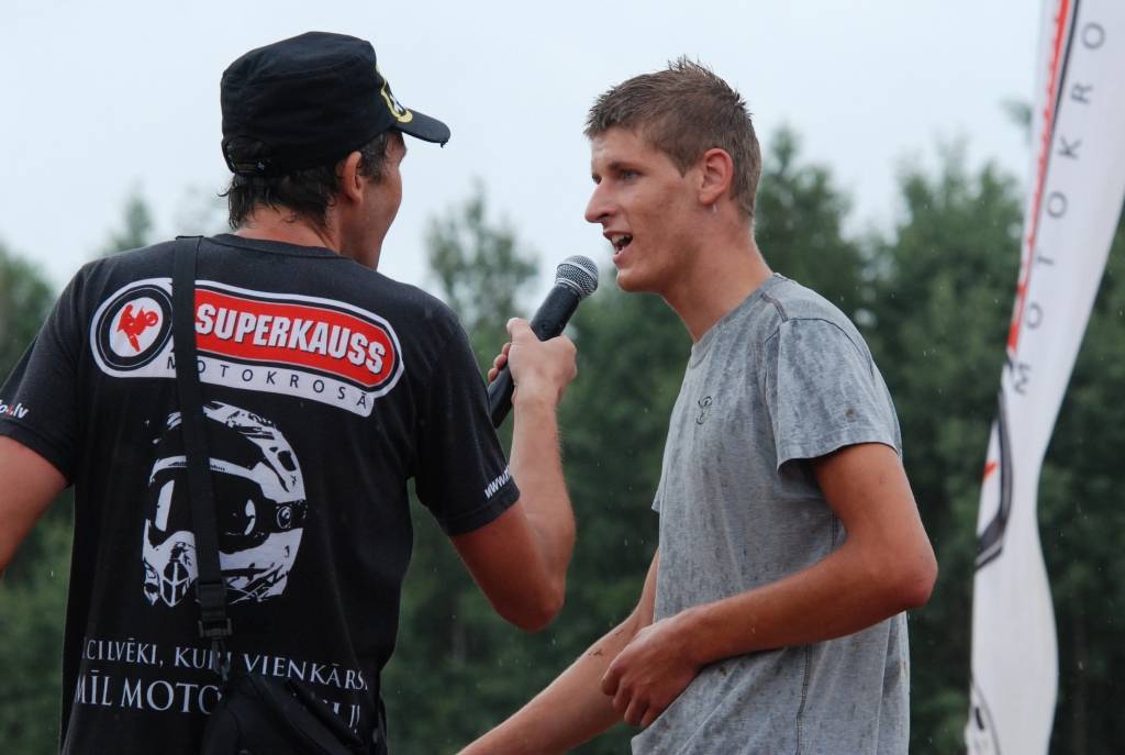 Jānis Penkulis sniedz interviju pēc uzvaras Kuldīgas posmā.
Autors: Uldis Dobelis