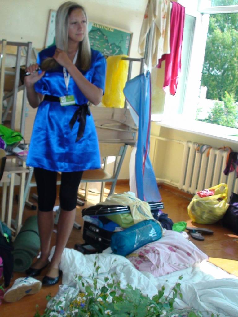 Saviļņojošie koncerti bija X Latvijas skolu jaunatnes dziesmu un deju svētku skatītājiem redzamā puse. Taču dalībnieki nedēļu vadīja smagos mēģinājumos. Tomēr viņi atrada laiku arī izklaidei un atpūtai. 
Autors: Iluta Dreimane