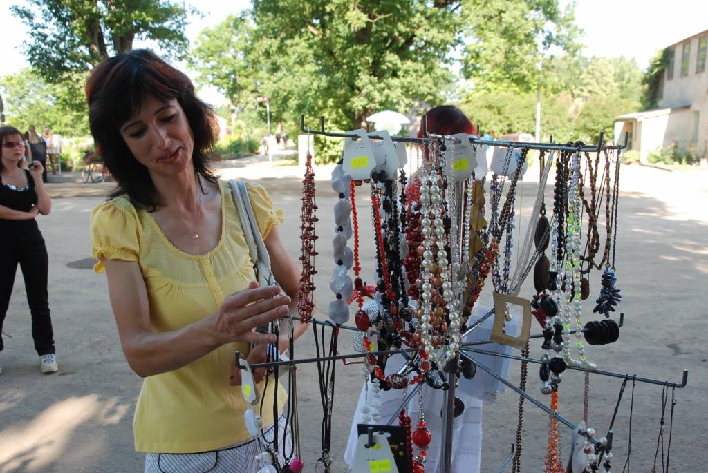Šodien, 10. jūlijā, Durbē notiek svētki "Durbes kaujai - 750". Jau no paša rīta darbojas amatnieku tirgus, uzstājas Latvijas un Lietuvas folkloras ansambļi, deju kolektīvi. Pēcpusdienā svētku programmā būs sadaļas "Dižās cīņas atbalsis",...