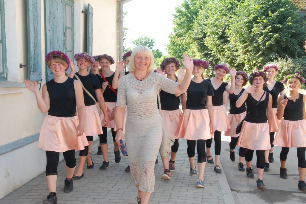 Šodien, 10. jūlijā, Durbē notiek svētki "Durbes kaujai - 750". Jau no paša rīta darbojas amatnieku tirgus, uzstājas Latvijas un Lietuvas folkloras ansambļi, deju kolektīvi. Pēcpusdienā svētku programmā būs sadaļas "Dižās cīņas atbalsis",...