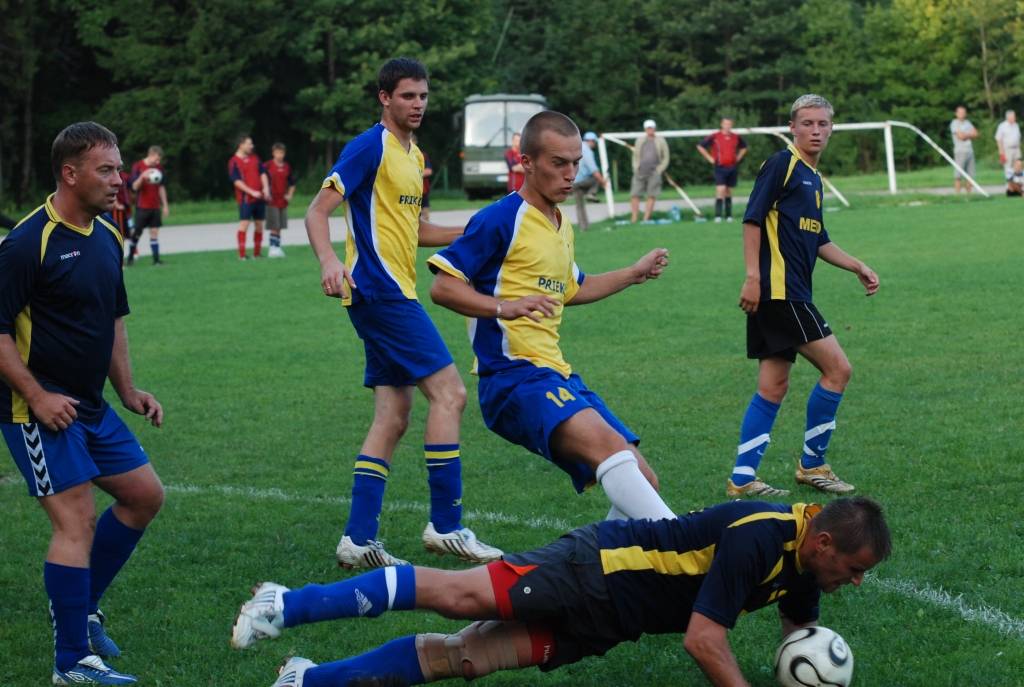 Šajā epizodē Priekules futbolisti nopelnīja tiesības sist 