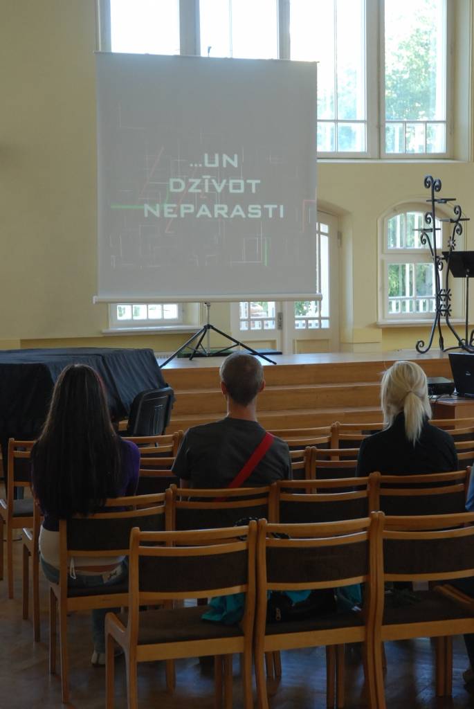 Ar atvērto durvju dienu 54 Latvijas skolās noslēgusies dabaszinātņu un matemātikas nedēļa “Domā citādāk! Eksaktāk!”. Starp desmit Kurzemes skolām, kas savas durvis vēra ikvienam interesentam, bija arī Grobiņas ģimnāzija, Liepājas Valsts 1....
Autors: Iluta Dreimane