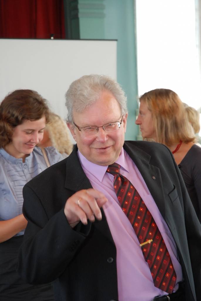Ar atvērto durvju dienu 54 Latvijas skolās noslēgusies dabaszinātņu un matemātikas nedēļa “Domā citādāk! Eksaktāk!”. Starp desmit Kurzemes skolām, kas savas durvis vēra ikvienam interesentam, bija arī Grobiņas ģimnāzija, Liepājas Valsts 1....
Autors: Iluta Dreimane