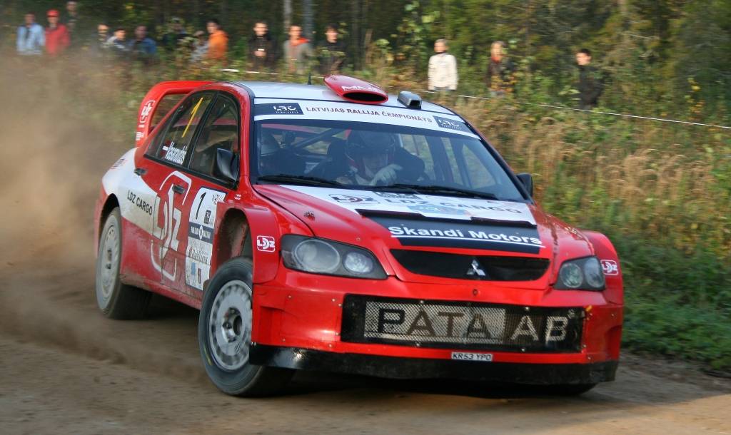 Ivara Vasaraudža ekipāža rallijā 