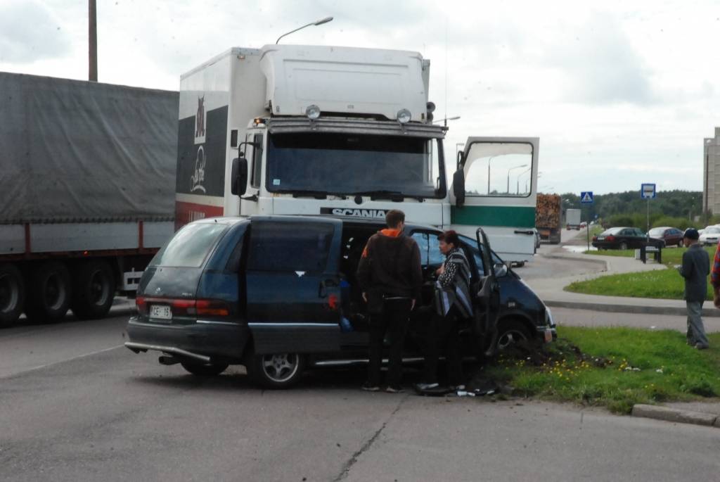 Avārija 14. septembrī Grīzupes un Aisteres ielas krustojumā.
Autors: Dainis Ģelzis