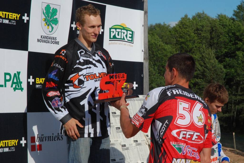 Liepājas motokrosistam Kasparam Kraulim pagaidām veiksmīgākais šā gada “Battery Superkausa 2010” posms bija Dobelē, kur tika izcīnīta trešā vieta “MX Pro” klasē.
Autors: Uldis Dobelis