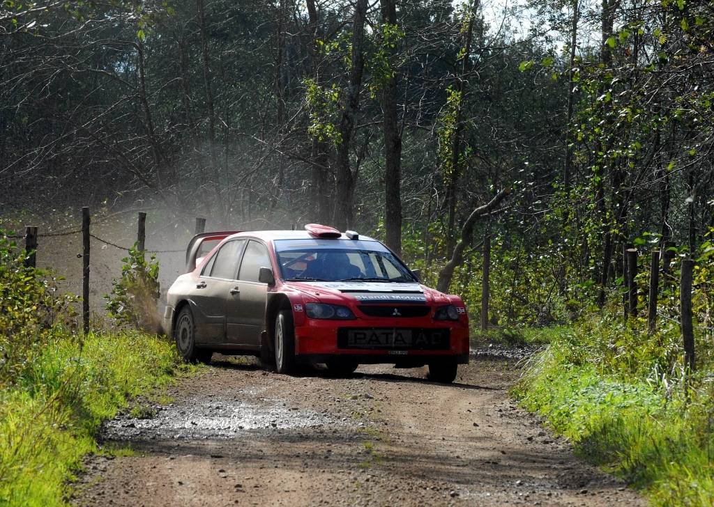 Rallisti aizvadījuši treniņus pirms nedēļas nogalē gaidāmā Latvijas autorallija čempionāta pēdējā posma - rallija "Latvija 2010". Sacensību pirmā diena sestdien notiks Jūrmalā, bet svētdien rallisti sacentīsies Kuldīgas apkaimes ceļos.
Autors: Uldis Dobelis