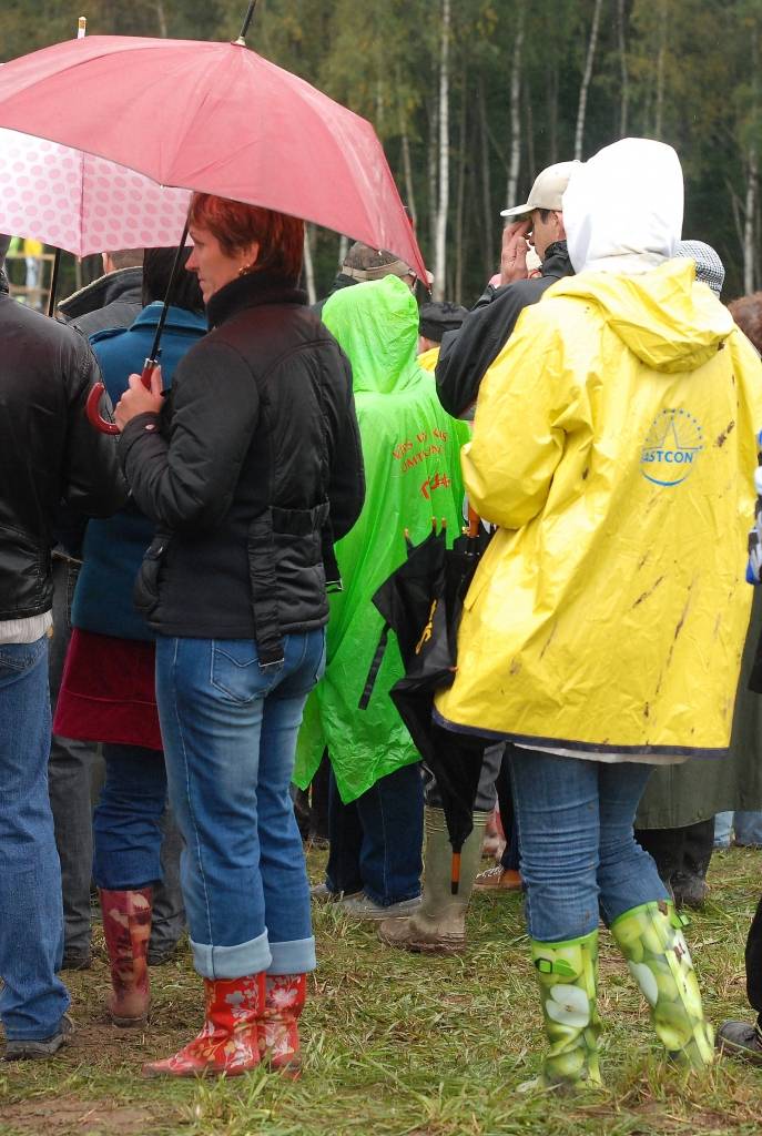 Portāls "Battery Superkausa 2010" pēdējā posma laikā Kandavas mototrasē piefiksēja vairāku braucēju un skatītāju skaistos zābakus.
Autors: Uldis Dobelis