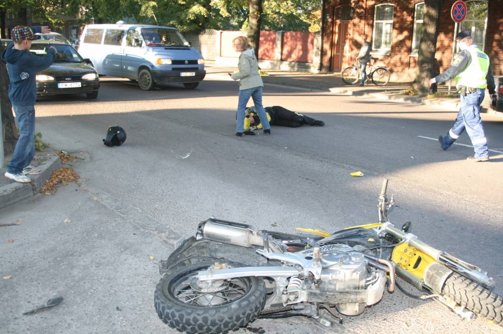 6. oktobrī pulksten 17.25 Liepājā, Raiņa ielā, notika automašīnas un motocikla sadursme.
Autors: Dainis Ģelzis
