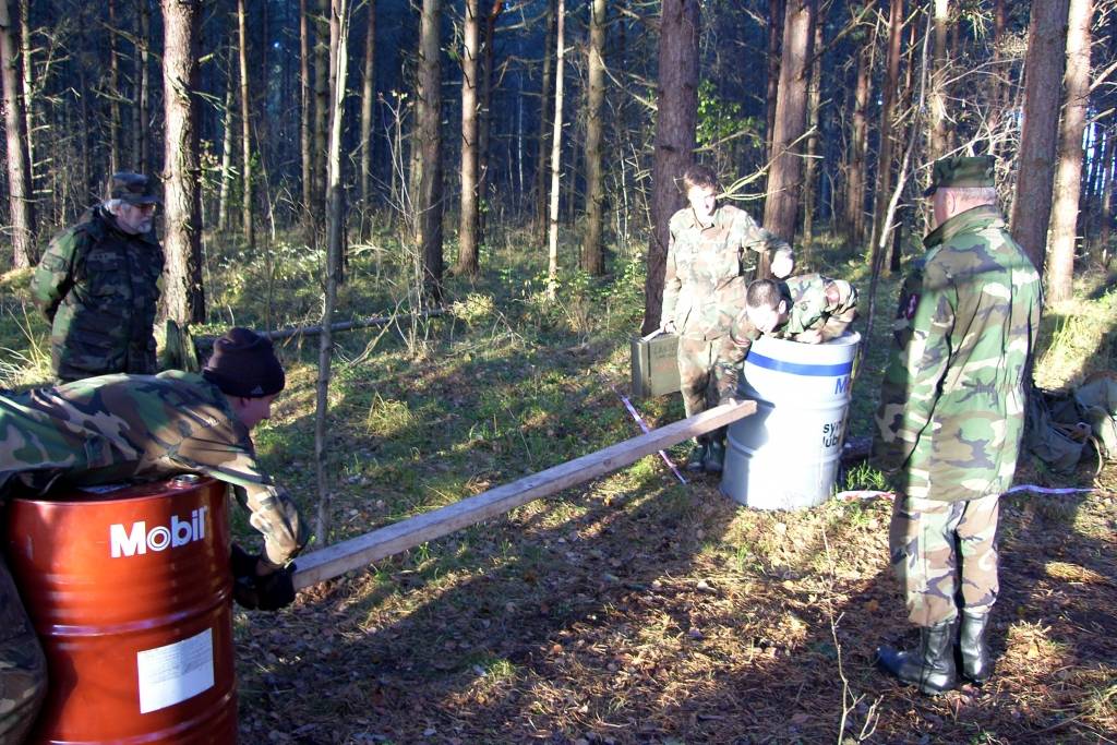 Otrdien, 26. oktobrī, Ventspils novada Vārves pagasta Cirpstenē notika Jaunsardzes centra Kurzemes nodaļas "Vīru spēles”. Tajās piedalījās 18 komandas, katrā pieci puiši, divas meitenes, vecumā no 15 līdz 19 gadiem.
Kopvērtējumā uzvarēja...
Autors: Ilze Vainovska