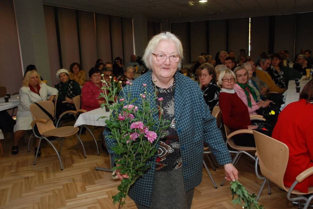 Piektdien ar sirsnīgu gadskārtēju pasākumu, ko papildināja Emiļa Melngaiļa Mūzikas vidusskolas zvanu ansambļa priekšnesums, Baltā spieķa dienu svinēja Liepājas Neredzīgo biedrība. Liepājas Olimpiskā centra Tango zālē bija ieradušies...
Autors: Ilze Vainovska