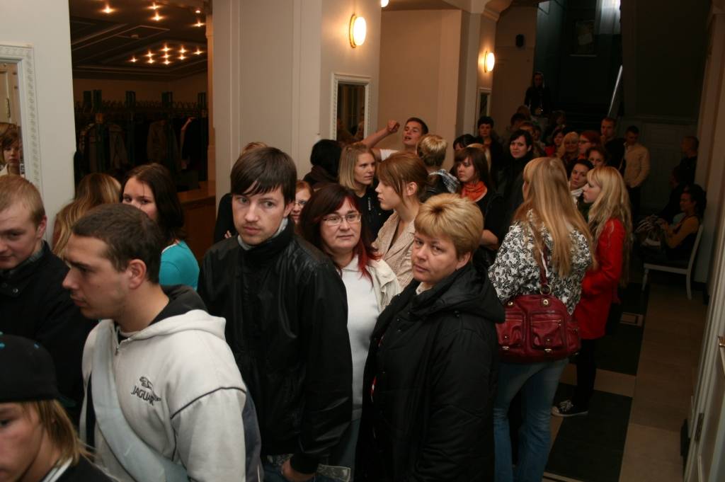 Šodien, 13. oktobrī, pirmo reizi Asinsdonoru diena tiek rīkota Liepājas teātrī, Teātra ielā 4. Valsts asinsdonoru centra (VADC) izbraukuma brigāde darbu sāka pulksten 10 un plāno turpināt līdz pulksten 13.30. 
Donoru dienu teātrī...
Autors: Ilze Vainovska