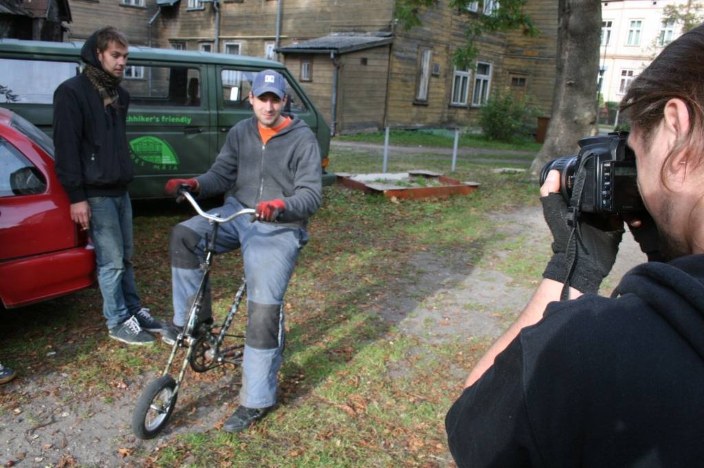 Svētdien, 10. oktorbī, pasaulē tika atzīmēta Vispasaules Zaļo darbu diena. Ideja pieder organizācijai 350.org, kas aicināja visas pasaules iedzīvotājus pievēŗsties globalai kampaņai par CO2 izmešu samazināšanu atmosfērā, jo kritiskā robeža...