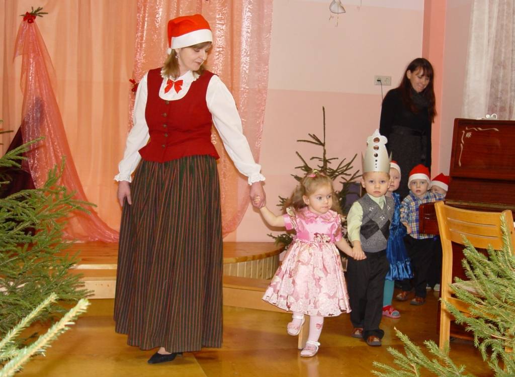 Ziemassvētku pasākumi aizvadītajās dienās notika arī Cīravas bērnudārzā "Pīlādzītis".