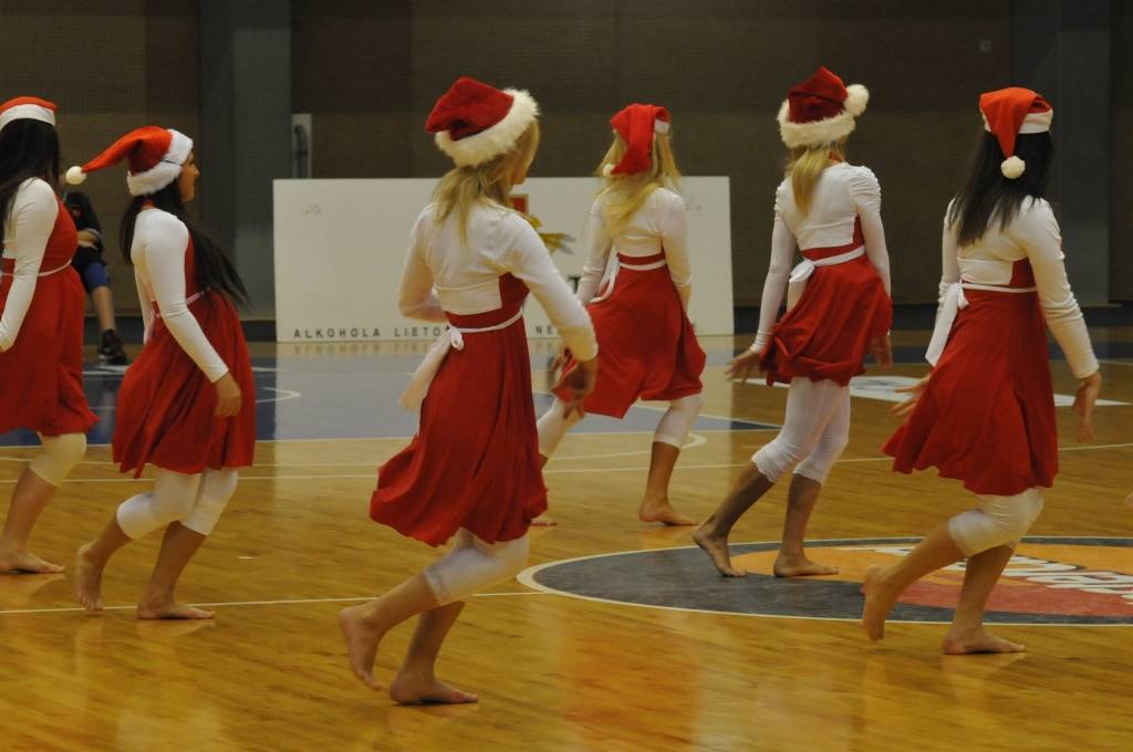 "Liepājas lauvu" basketbolisti 15. decembrī Liepājas Olimpiskajā centrā Latvijas Basketbola līgas pirmās divīzijas spēlē uzvarēja "Latvijas Universitāti" - 85:75.
Autors: Uldis Dobelis