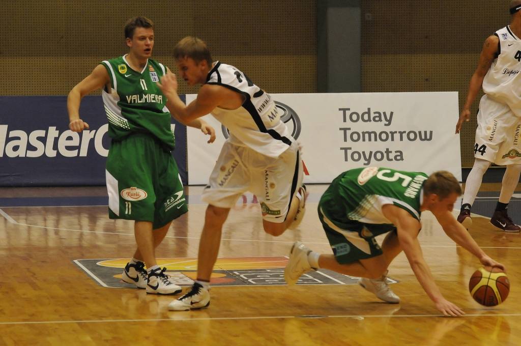 "Liepājas lauvu" basketbolisti 7. decembrī Liepājas Olimpiskajā centrā "Master Card" Baltijas Basketbola līgas elites divīzijas spēlē uzvarēja "Valmieru" - 76:65.
Autors: Uldis Dobelis