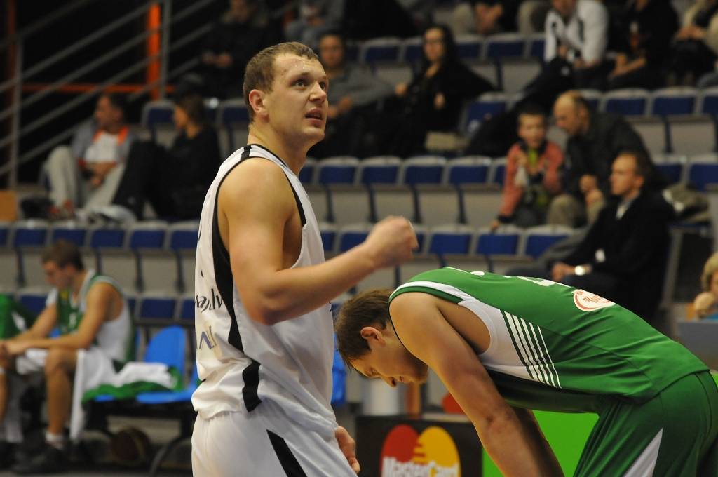 "Liepājas lauvu" basketbolisti 7. decembrī Liepājas Olimpiskajā centrā "Master Card" Baltijas Basketbola līgas elites divīzijas spēlē uzvarēja "Valmieru" - 76:65.
Autors: Uldis Dobelis