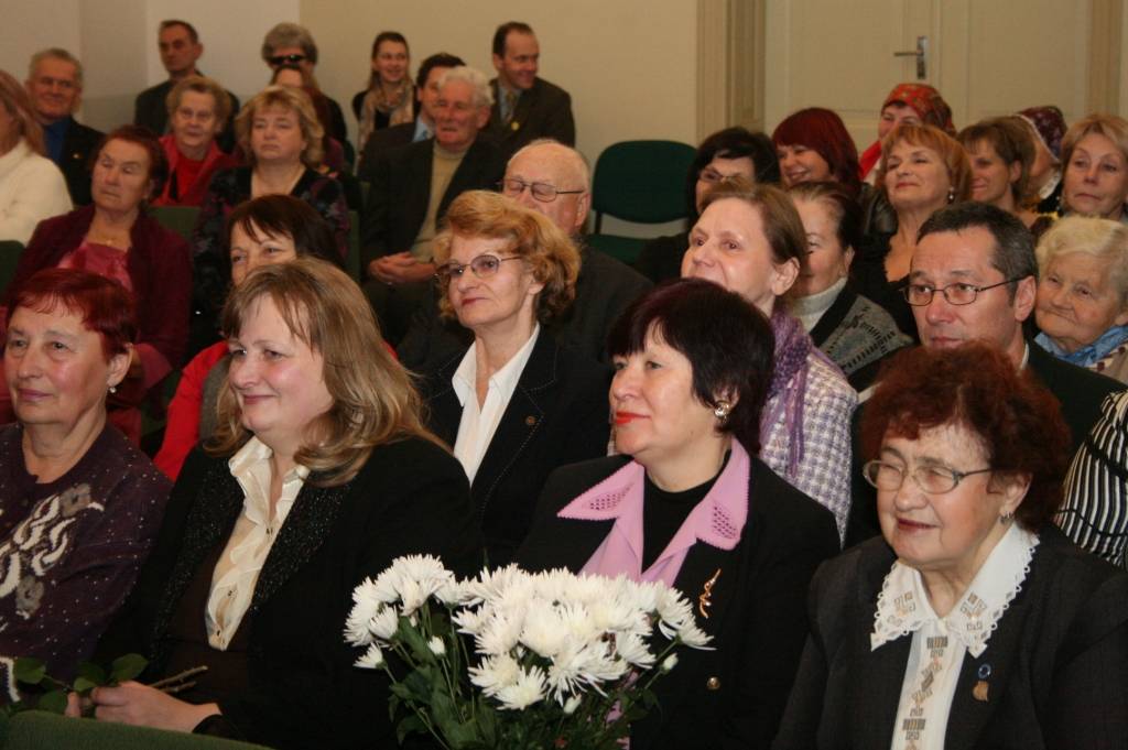 3. decembrī Liepājas pilsētas domē tika godinātas piecas veiksmīgākas pilsētas nevalstiskās organizācijas un 35 brīvprātīgā darba veicēji. Svinīgais pasākums sākās ar drošības kontroli, ko sagādāja 
