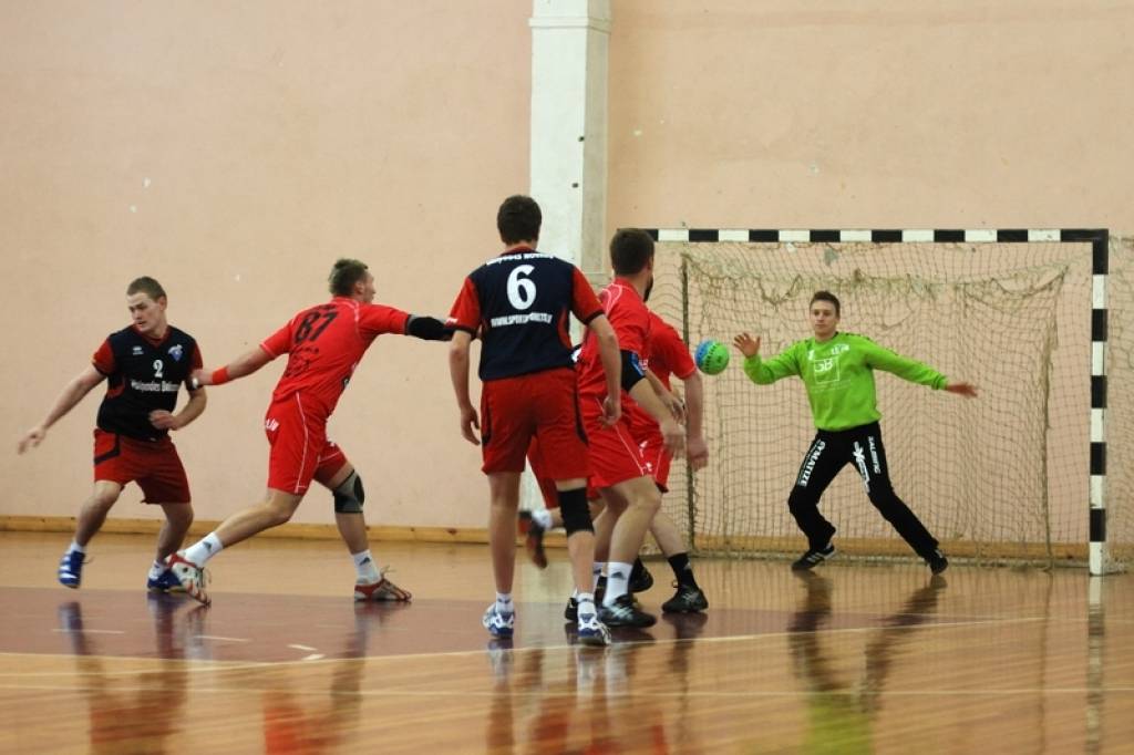 Handbola komanda "Vaiņode" 23. janvārī savā laukumā Latvijas handbola virslīgas čempionāta spēlē ar 31:46 (16:28) zaudēja pašreizējiem čempioniem "LSPA".