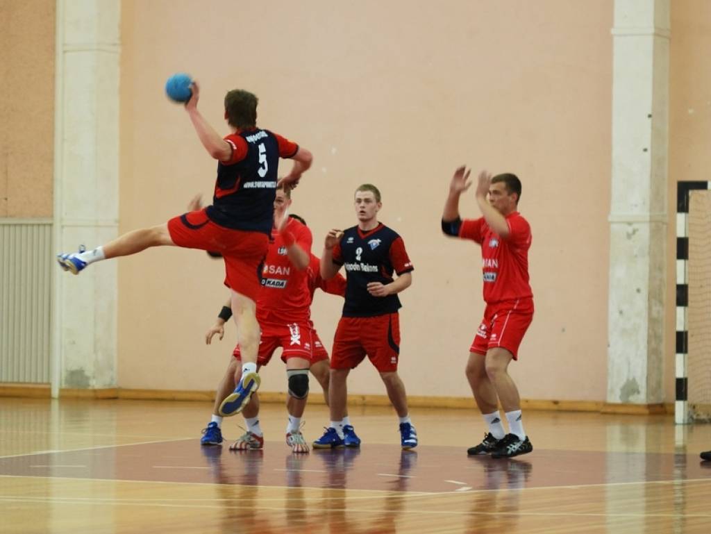 Handbola komanda "Vaiņode" 23. janvārī savā laukumā Latvijas handbola virslīgas čempionāta spēlē ar 31:46 (16:28) zaudēja pašreizējiem čempioniem "LSPA".