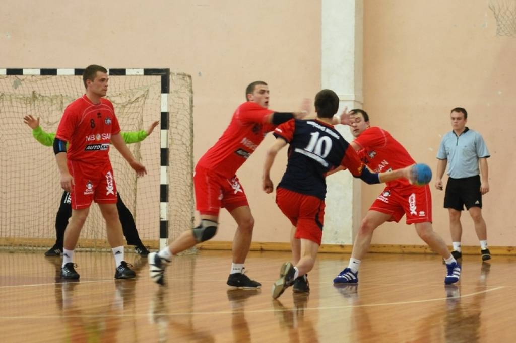 Handbola komanda "Vaiņode" 23. janvārī savā laukumā Latvijas handbola virslīgas čempionāta spēlē ar 31:46 (16:28) zaudēja pašreizējiem čempioniem "LSPA".