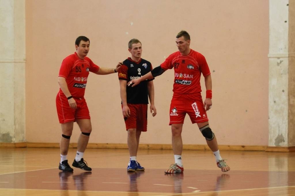 Handbola komanda "Vaiņode" 23. janvārī savā laukumā Latvijas handbola virslīgas čempionāta spēlē ar 31:46 (16:28) zaudēja pašreizējiem čempioniem "LSPA".